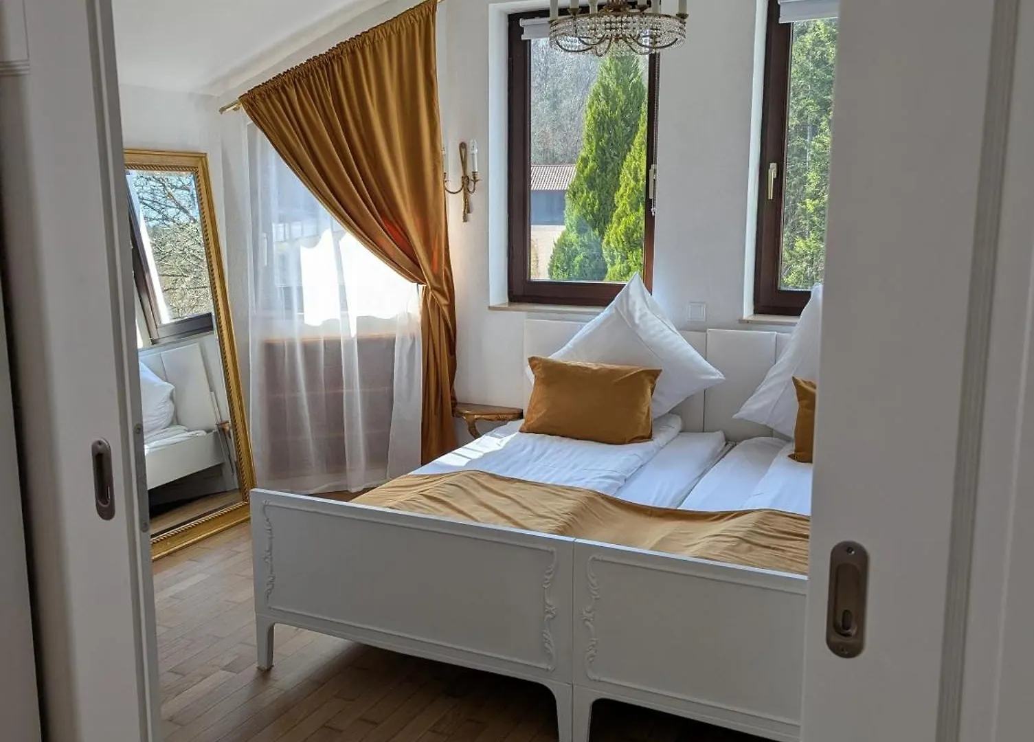 Kamin Suite Schonau an der Brend Apartment